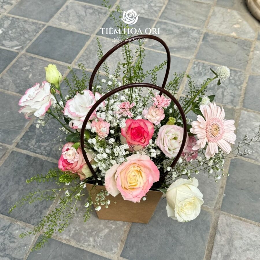 Giỏ Hoa Tươi Rose Nhỏ Gọn Tone Hồng 20 Bông